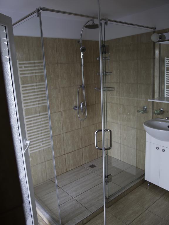 Vila Victoria Ramnicu Valcea Exterior foto